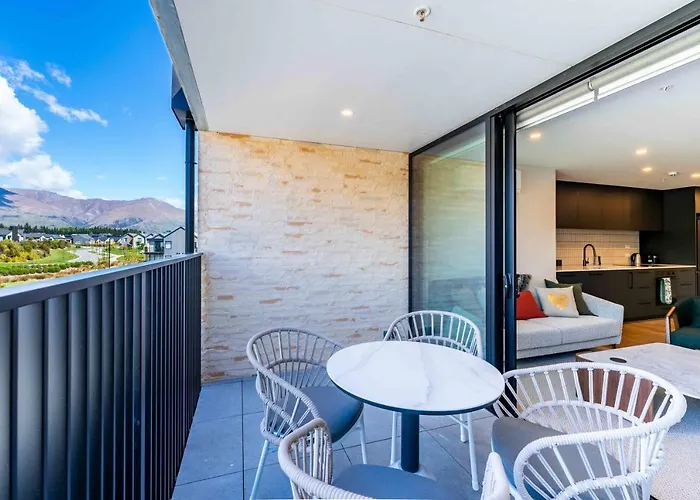 Majestic Mountain-view Retreat *