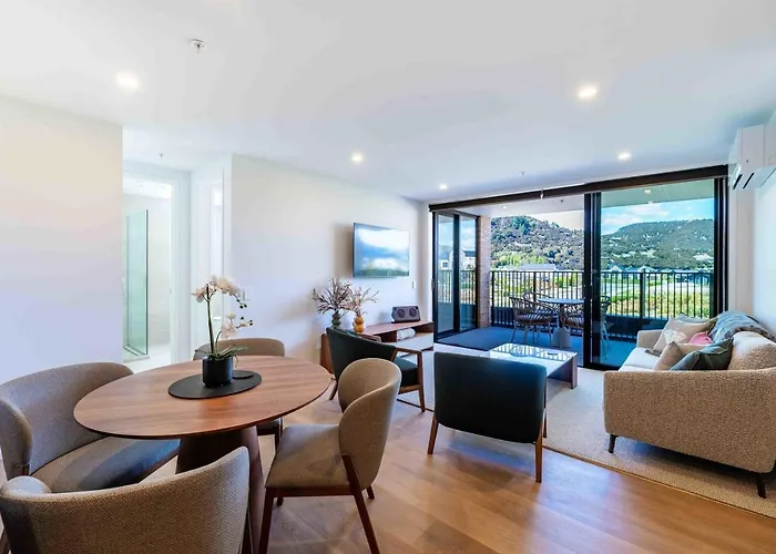 Majestic Mountain-view Retreat 公寓