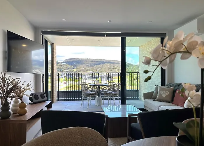 Majestic Mountain-view Retreat 公寓 *